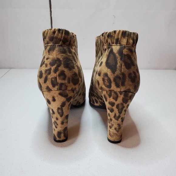 *SOLD* Sam & Libby Selena Leopard Print Ankle Booties - Picture 4 of 12
